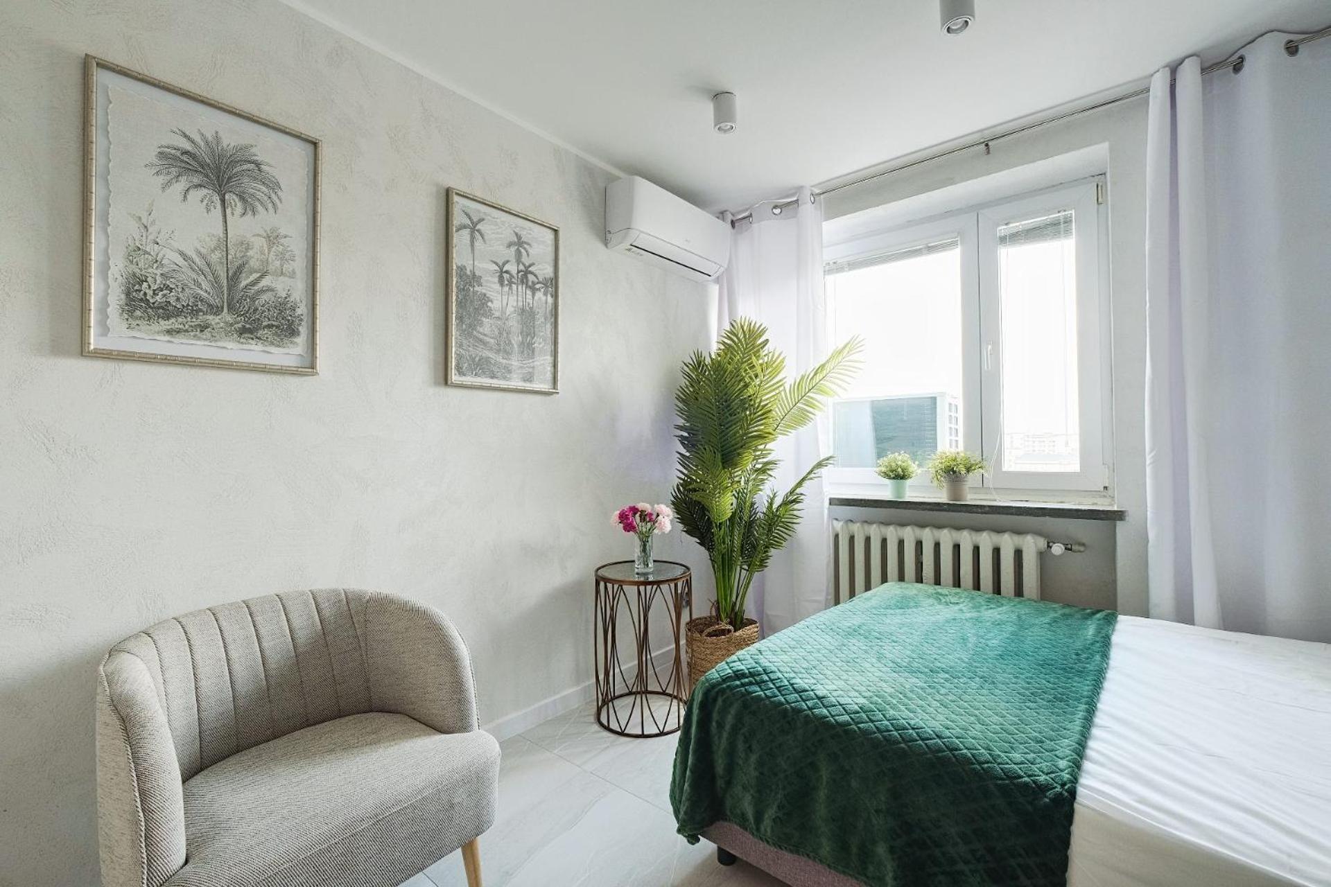 Emilii Plater 55 Center 3 Bedrooms Living Balcony Apartament *