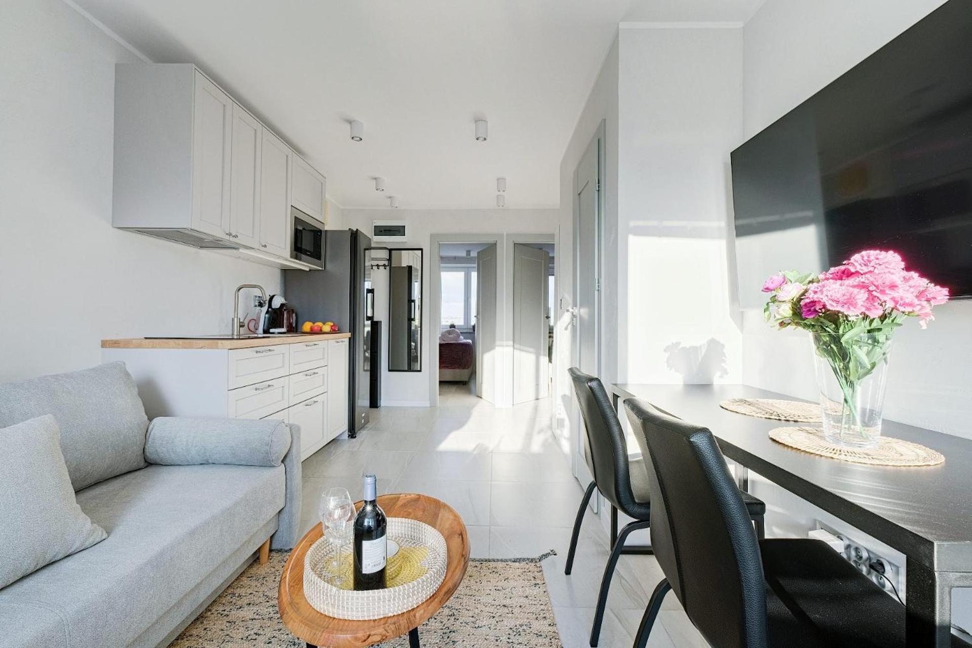 Emilii Plater 55 Center 3 Bedrooms Living Balcony Apartament *